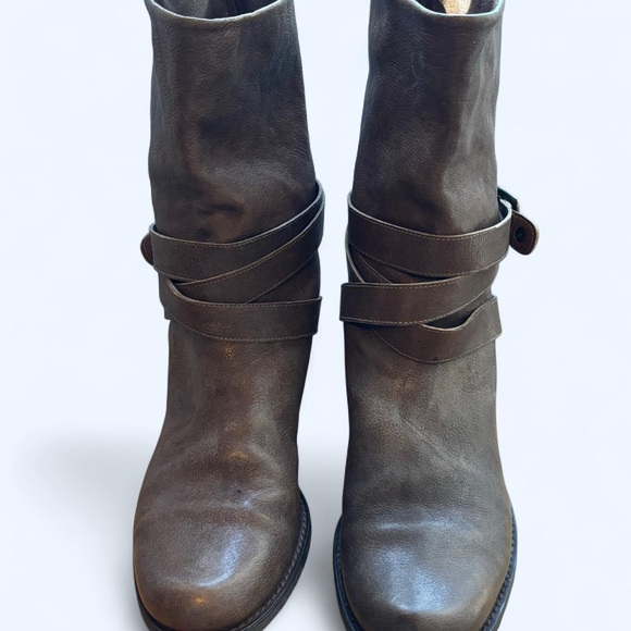 Stuart Weitzman Dark Brown Ankle Boots. Size 7 - Picture 1 of 8